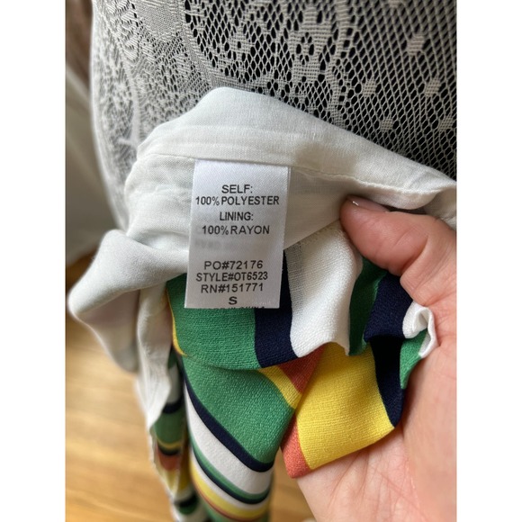 Gilli Bold Striped Sleeveless Blouse - Picture 7 of 9